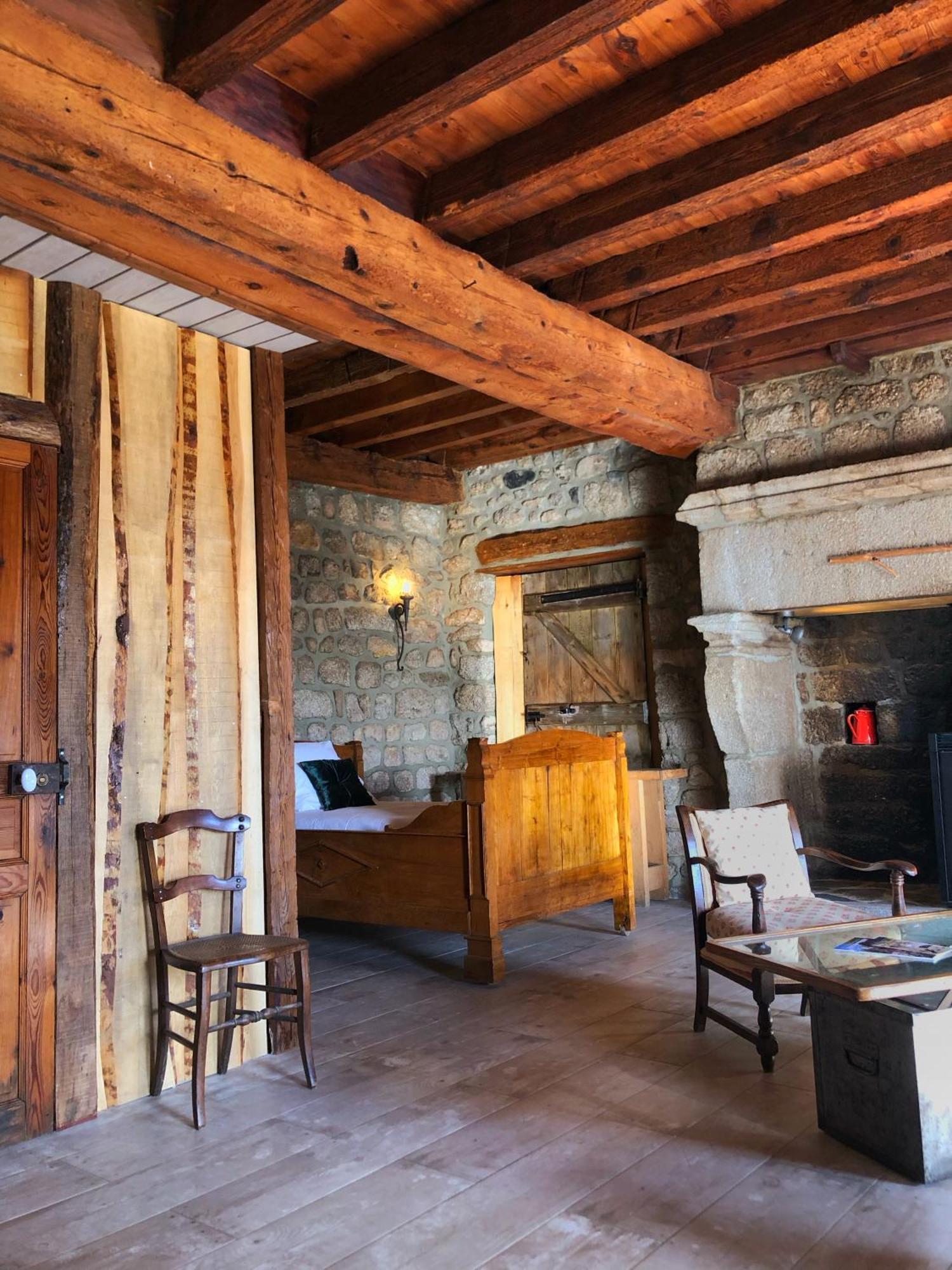 Le Petit Chateau Du Villard Le Malzieu-Forain Exterior photo